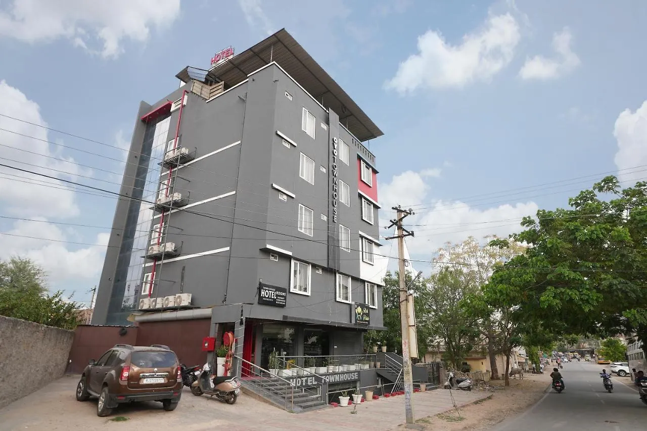 Hotel Townhouse At Udaipur City Railway Station location